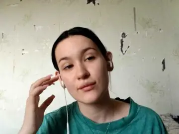 BernettaJuback  live sex cam