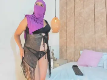 Alyshhaa  live sex cam