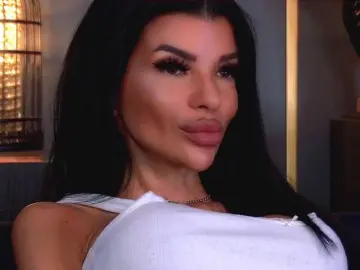 EleniaDevons  live sex cam
