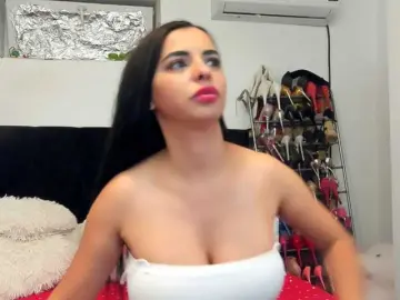 JuliaHayes90  live sex cam