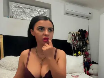 JuliaHayes90  live sex cam