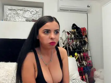 JuliaHayes90  live sex cam