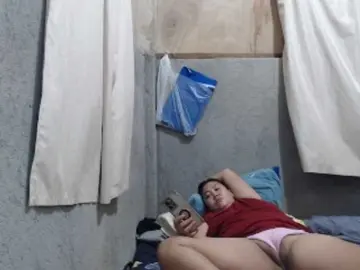 Kate302  live sex cam