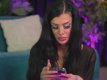 ChicaOra  live sex cam