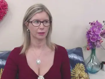 DoreenKiss  live sex cam