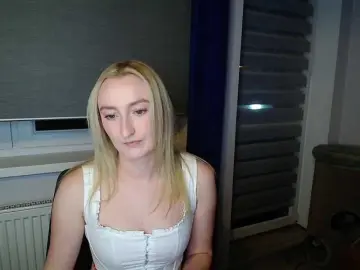 HazyLuna  live sex cam