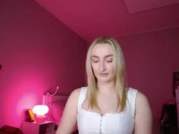 HazyLuna  live sex cam