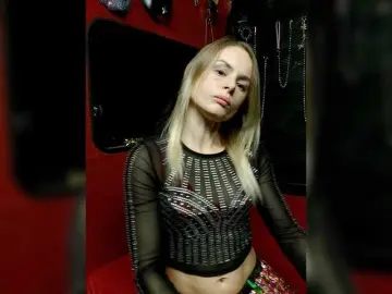 Slavelolaa  live sex cam