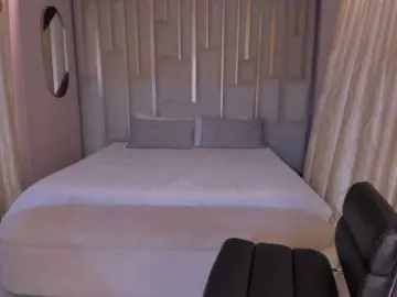 SunnyRiversX  live sex cam