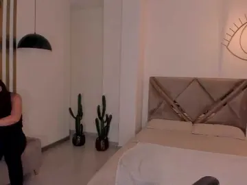 SunnyRiversX  live sex cam