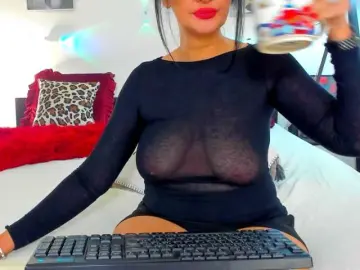 Shanon4u  live sex cam