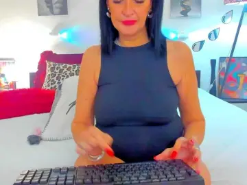 Shanon4u  live sex cam