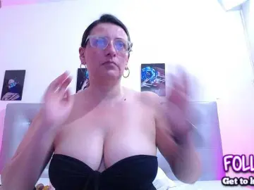 Horny-juliette  live sex cam