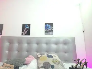 Horny-juliette  live sex cam