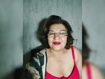 YourMommy0  live sex cam