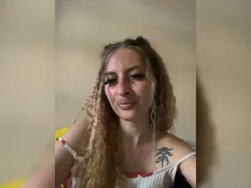 AryssWhite  live sex cam
