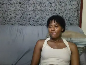 Brunnette-blonde  live sex cam