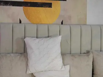MiaJolie  live sex cam