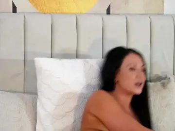 MiaJolie  live sex cam