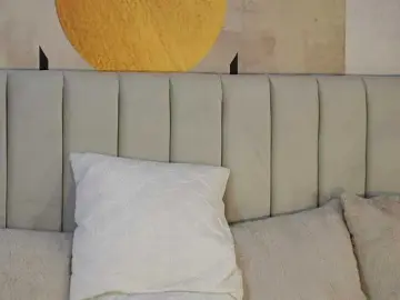 MiaJolie  live sex cam