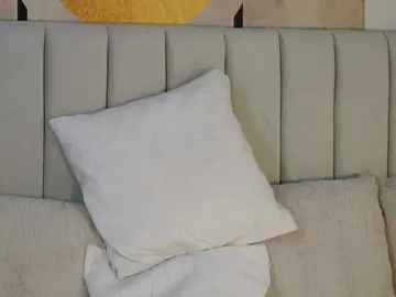 MiaJolie  live sex cam