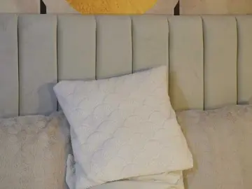 MiaJolie  live sex cam