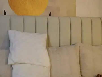MiaJolie  live sex cam