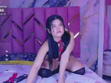 Naughtyyindiann  live sex cam