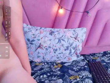 Naughtyyindiann  live sex cam