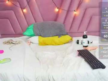 Naughtyyindiann  live sex cam