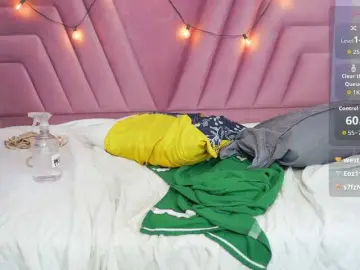 Naughtyyindiann  live sex cam