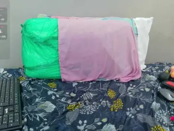 Naughtyyindiann  live sex cam