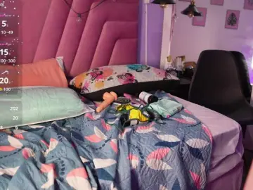 Naughtyyindiann  live sex cam