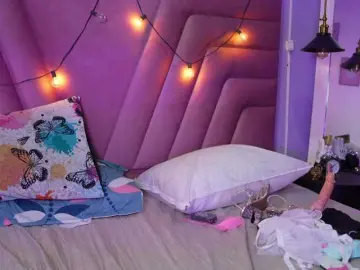 Naughtyyindiann  live sex cam