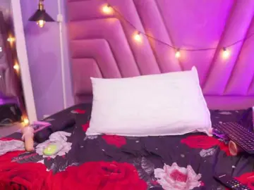 Naughtyyindiann  live sex cam