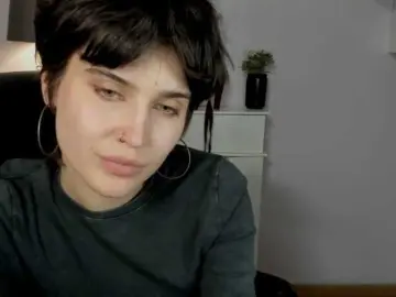 Soft-sarah  live sex cam