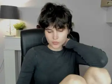 Soft-sarah  live sex cam