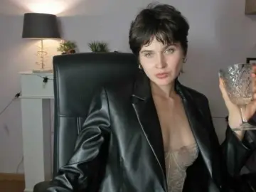 Soft-sarah  live sex cam