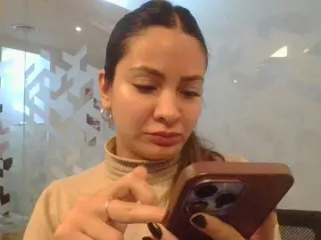 Valenseleni96  live sex cam