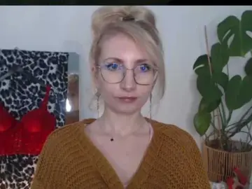 CinderellaMoon  live sex cam