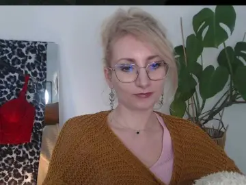 CinderellaMoon  live sex cam