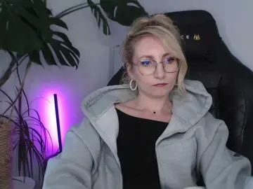 CinderellaMoon  live sex cam