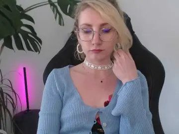 CinderellaMoon  live sex cam