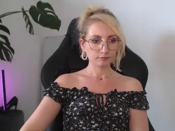 CinderellaMoon  live sex cam