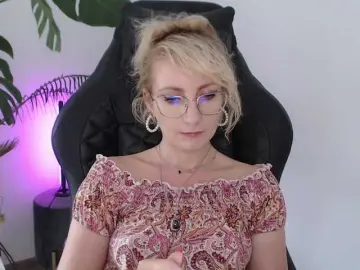 CinderellaMoon  live sex cam