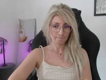 CinderellaMoon  live sex cam