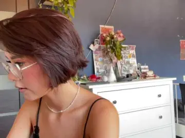 Mikiora  live sex cam