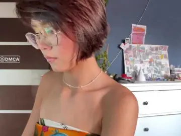Mikiora  live sex cam
