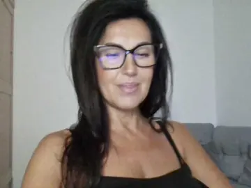 MilfRalia  live sex cam