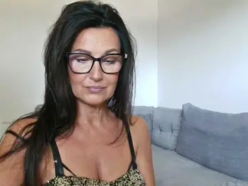 MilfRalia  live sex cam